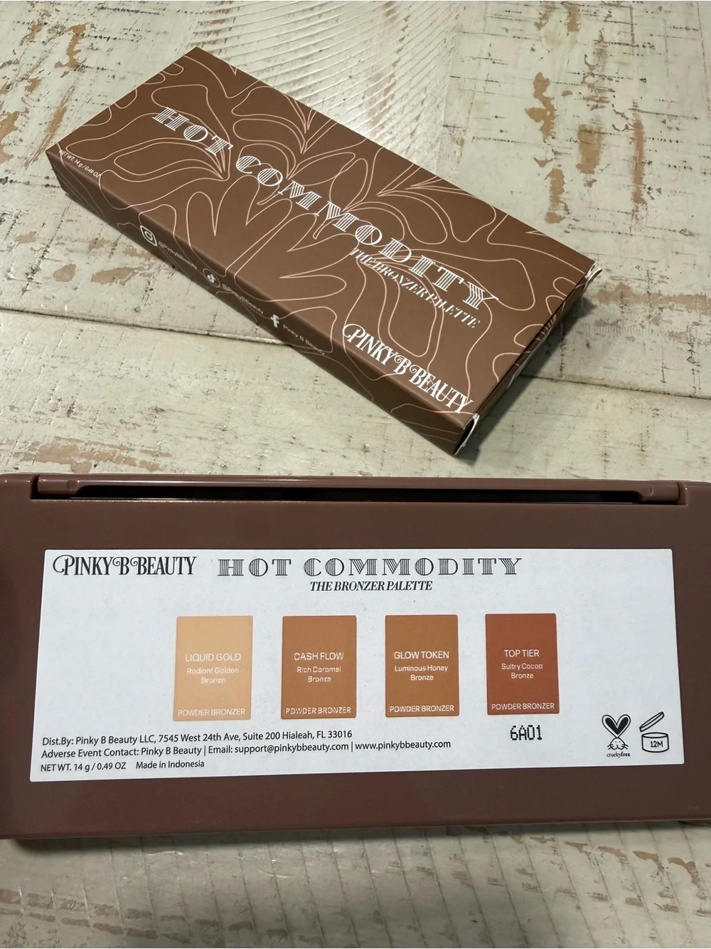 NWT PINKY B COSMETICS Hot Commodity The Bronzer Palette